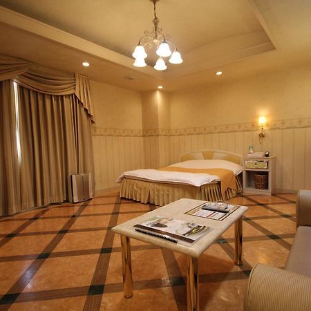 Hotel Afternoon (Adults Only) Osaka Bagian luar foto