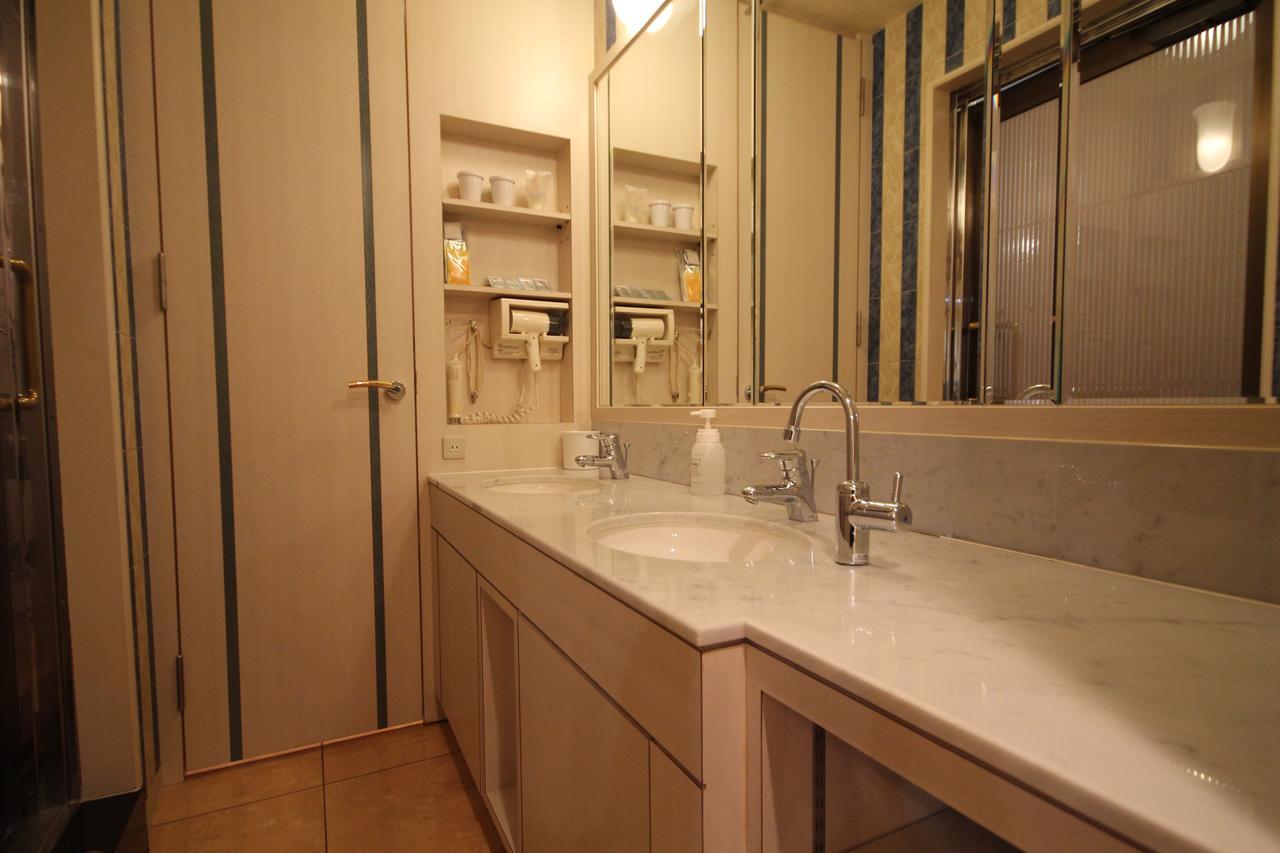 Hotel Afternoon (Adults Only) Osaka Bagian luar foto